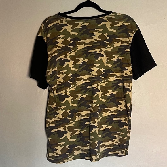 Men's Rivet 61 Camo T-Shirt - Picture 2 of 3